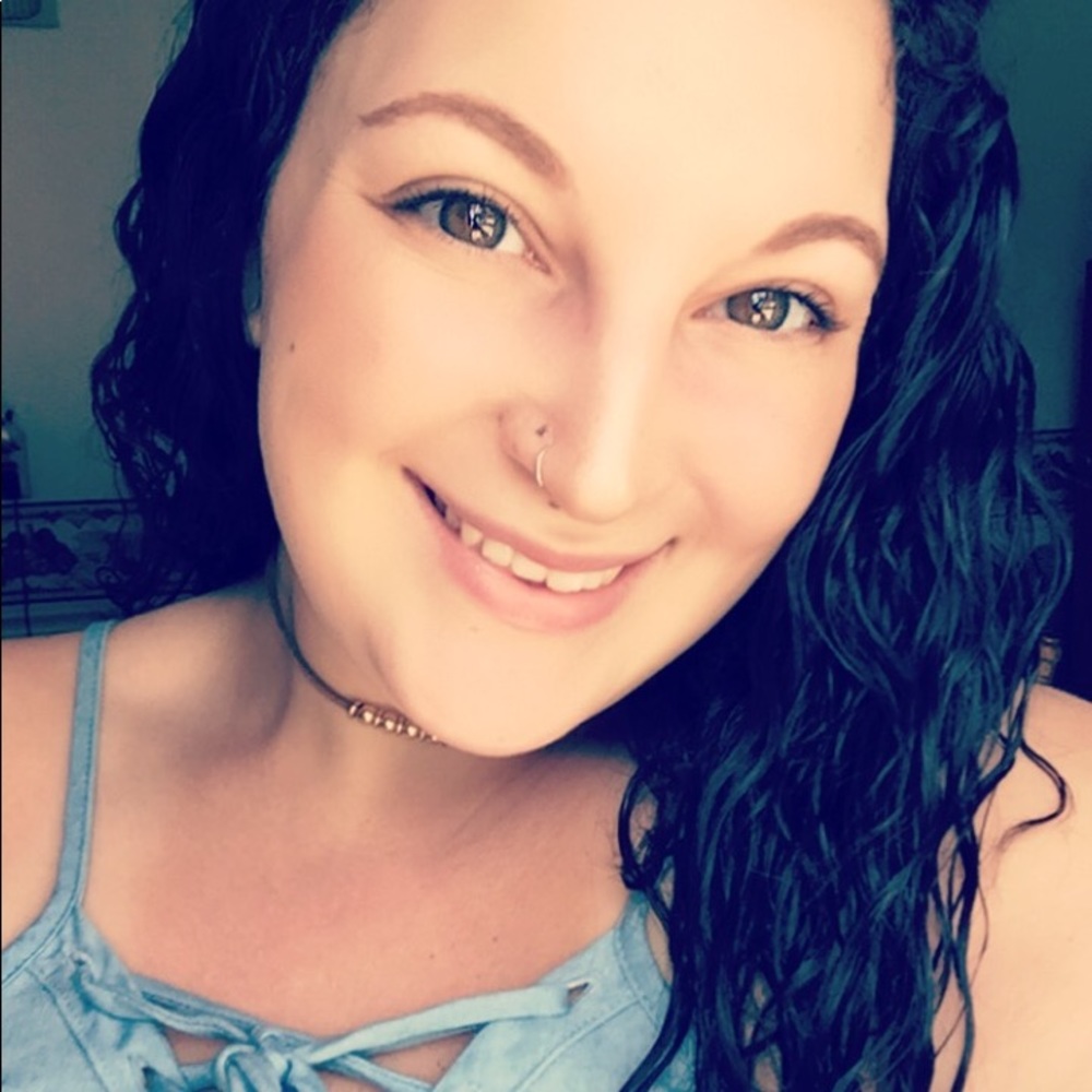 Meet your Posher, Casie